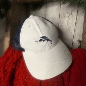 TOMMY BAHAMA “Tip Your Cap” Marlin Logo Trucker Hat White Navy Men’s Cocktail